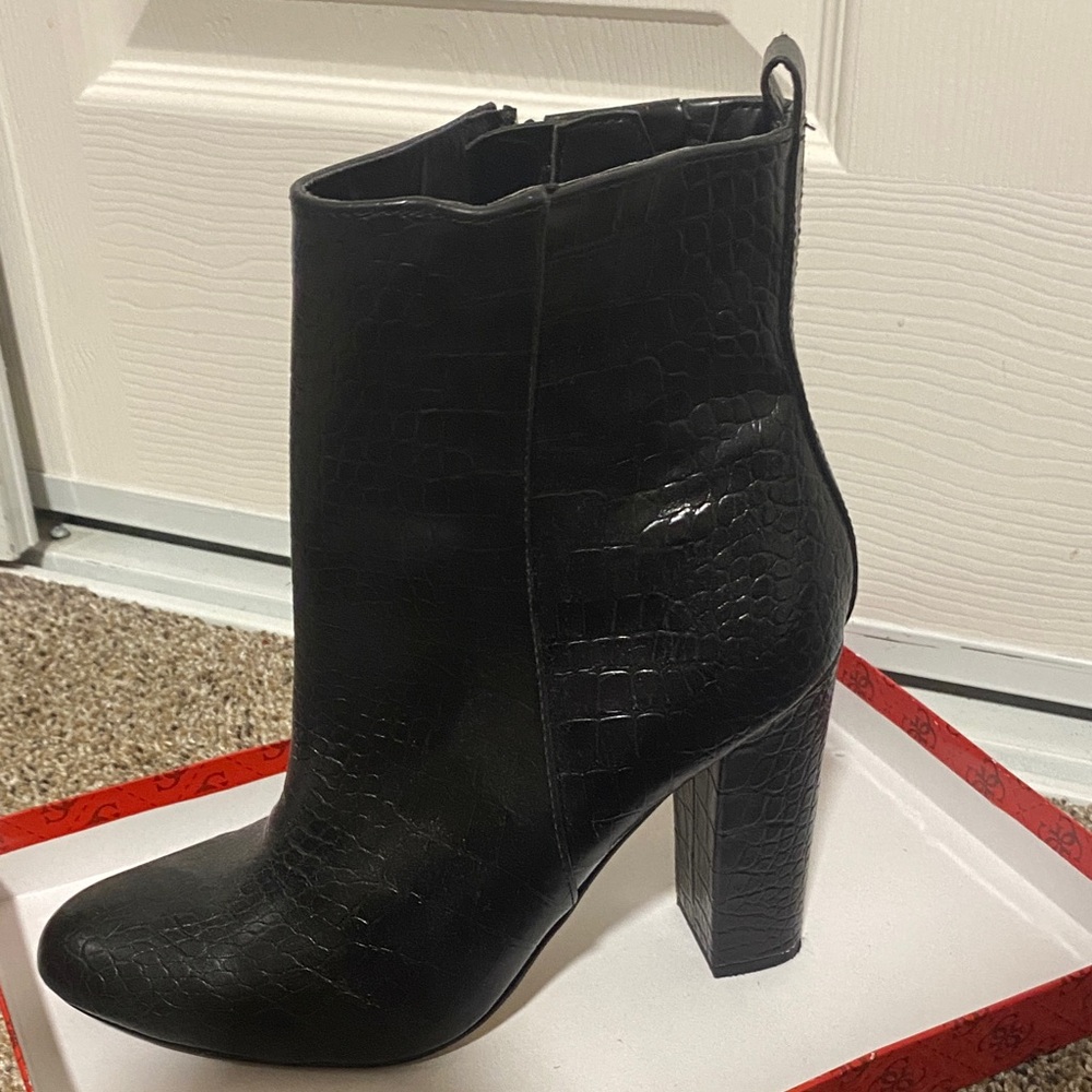 Express Black Croc-Patterned Ankle Boots